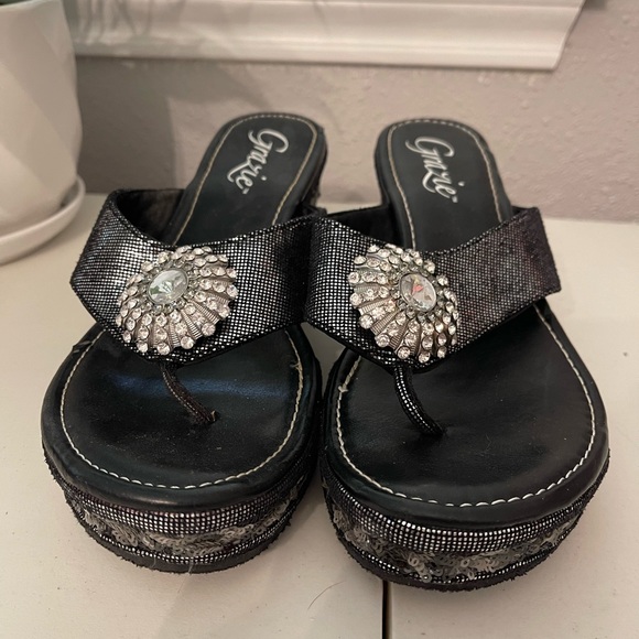 Grazie sandals, size 9.  EUC - Picture 2 of 5